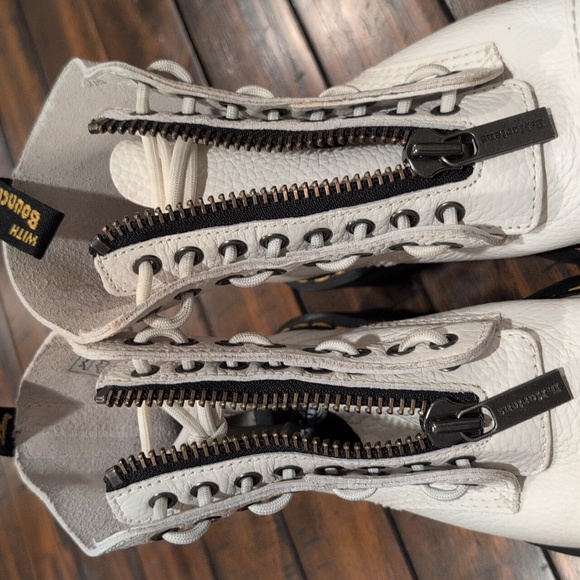Dr. Martens Sinclair Platform Boot Zipper - Picture 6 of 13